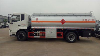 東風天錦13.8方運油車，天錦單橋11.5噸油罐車