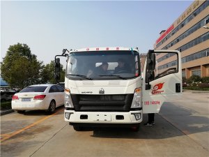 重汽豪沃10噸油罐車