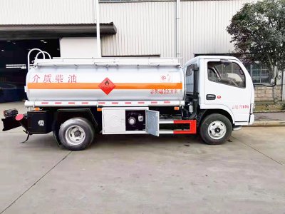 東風多利卡4.63方加油車