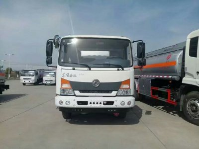 國五東風嘉運運油車