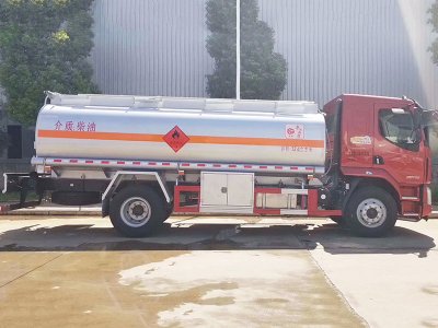 東風柳汽10噸油罐車