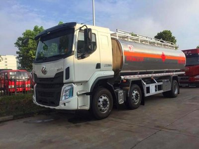 東風柳汽乘龍24方油罐車