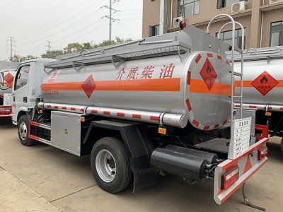 東風天錦朝柴4.43方加油車
