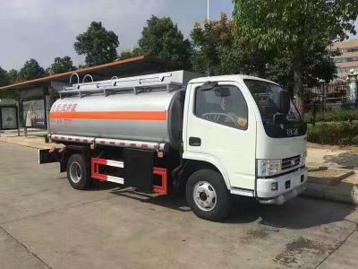  國五東風5噸小型加油車