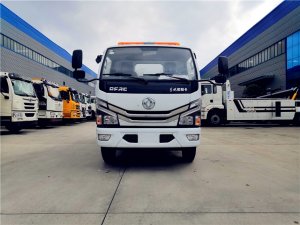 東風多利卡4+2清洗吸污車